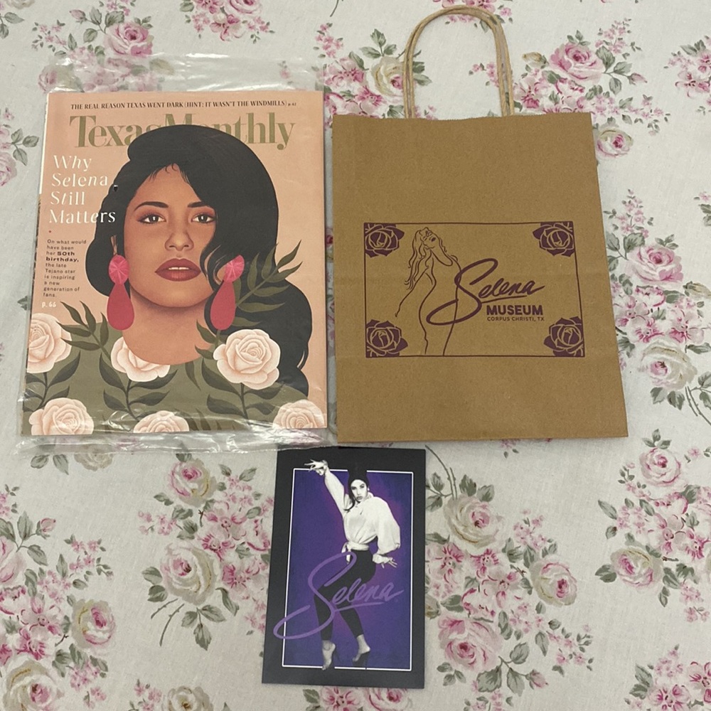 SELENA Texas Monthly magazine April 2021 + Selena Museum shopping bag & notecard